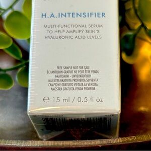 Skinceuticals-H A intensifier NIB